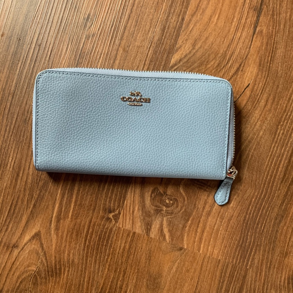 Coach Accordion zip wallet!